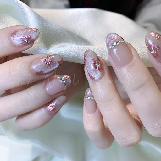17 Nail Lounge
