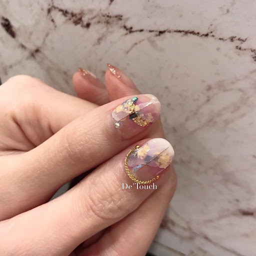 De Touch Nail Studio