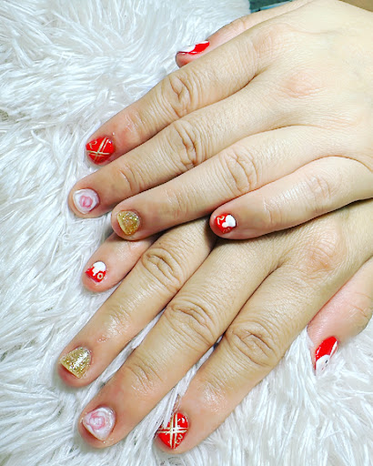 Eves Luxuriious Nail Studio