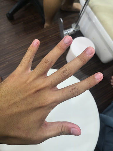 GLITTER NAILS