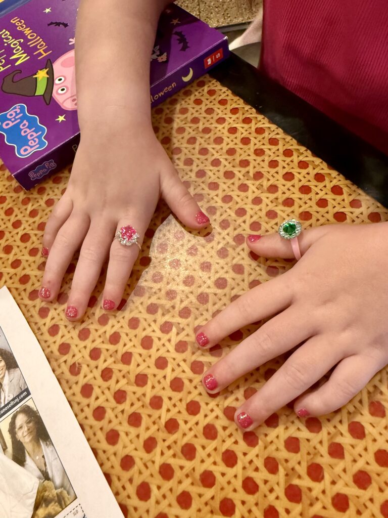 HOMEY NAIL & BEAUTY SPA - GLITTER GLAMZ