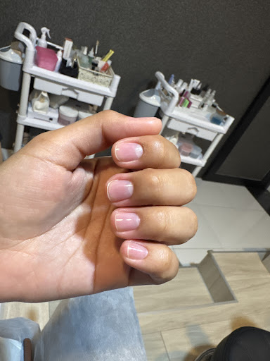 J Nails Spa