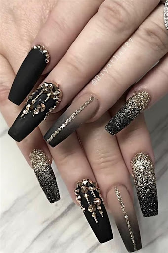 Mani's Manicure