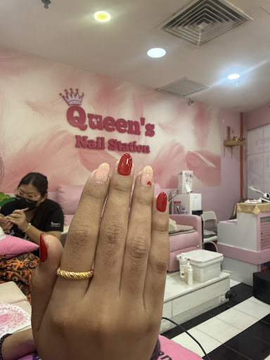 Queen's Nail Station