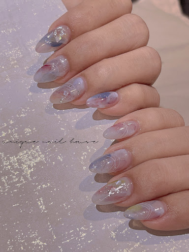 Unique nail house
